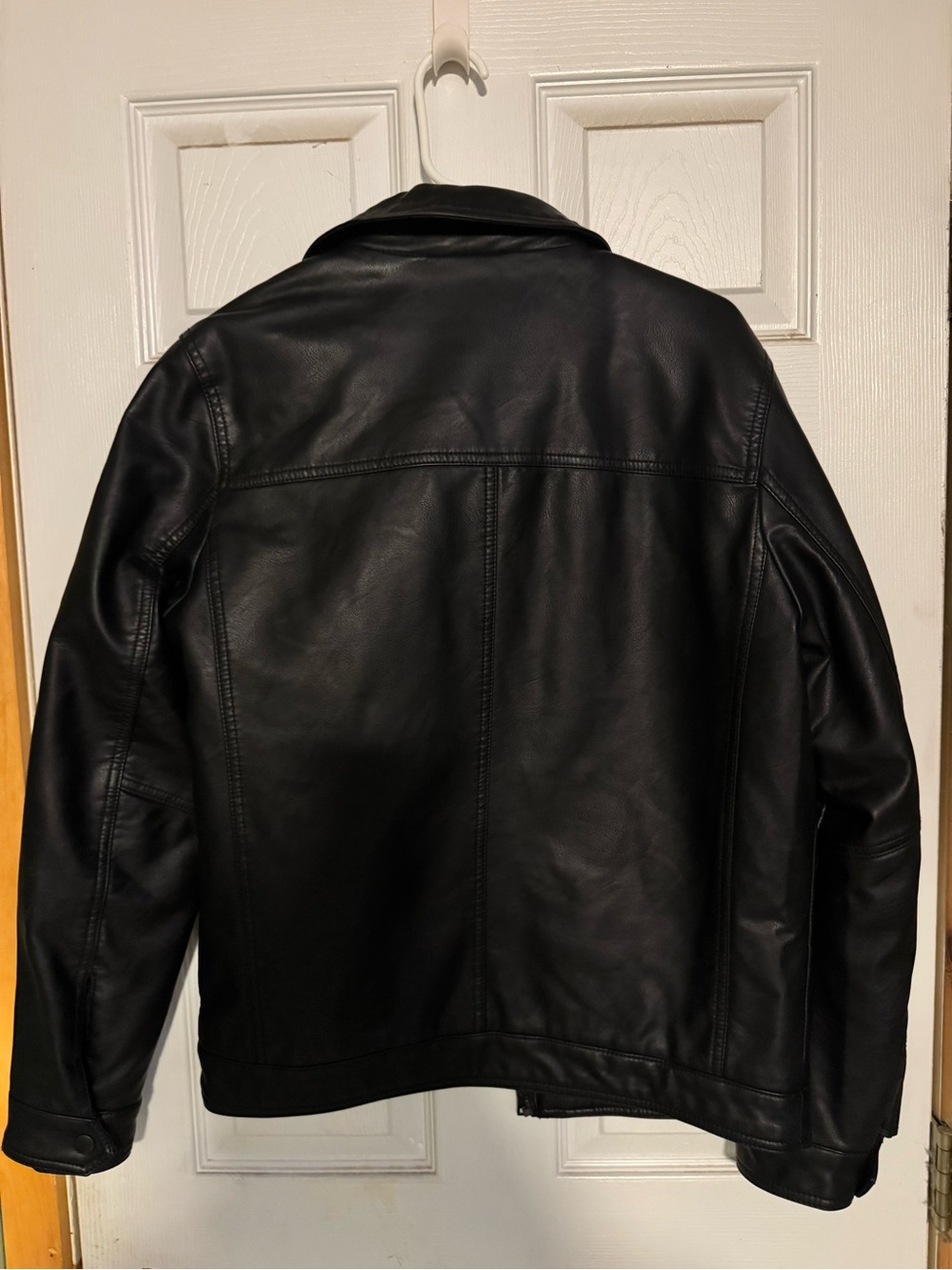 Tommy Hilfiger Black Leather Bomber Jacket with Quilted Navy Lining - Picture 2 of 9